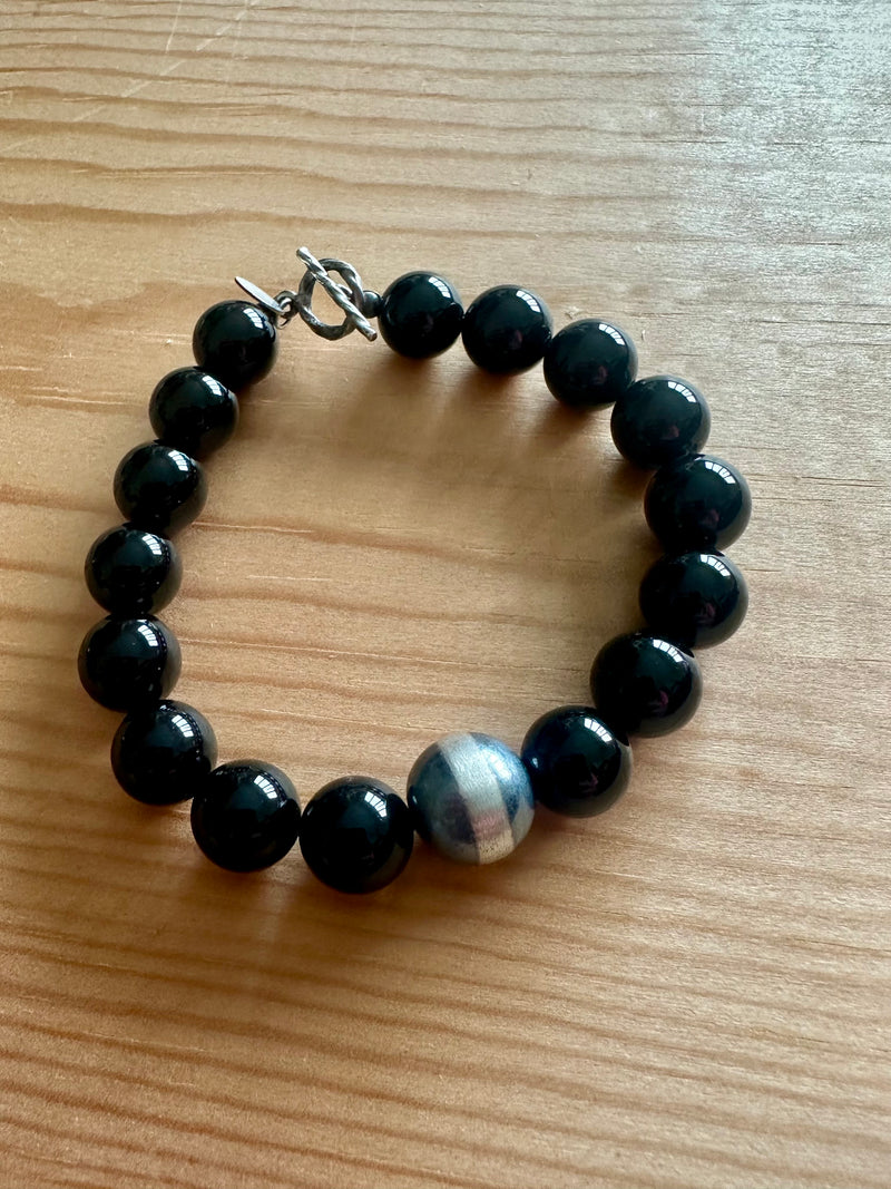 8mm Pearl / Onyx Bracelet