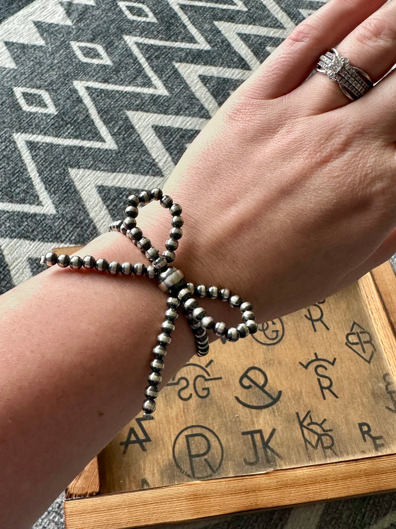 Stretch Pearl Bow Bracelet