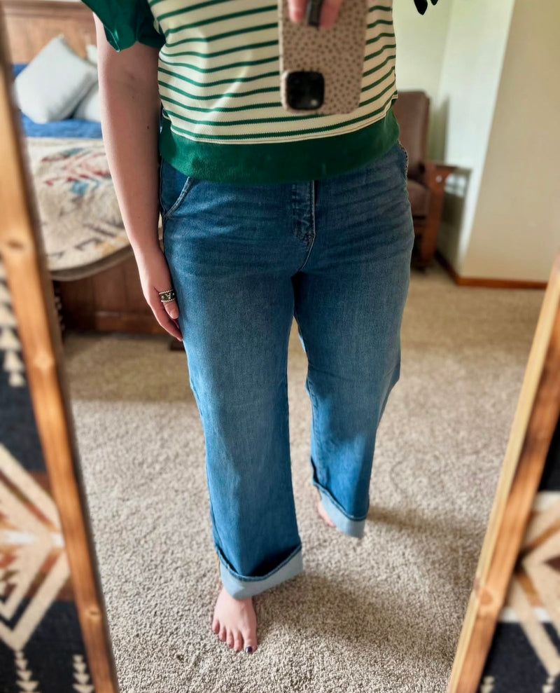 Risen Cuff Wide Leg Jeans with Slant Pocket