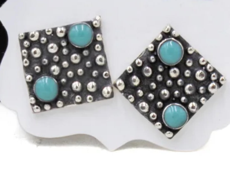 Dot Stud With Turquoise