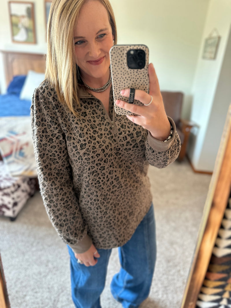 Leopard Pullover - ships november