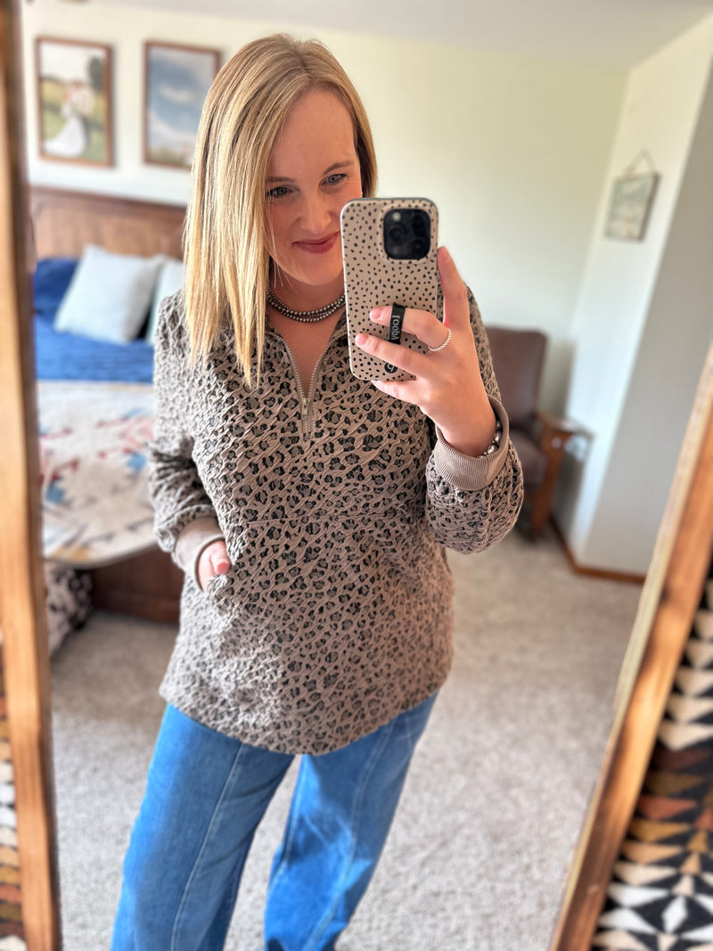 Leopard Pullover - ships november