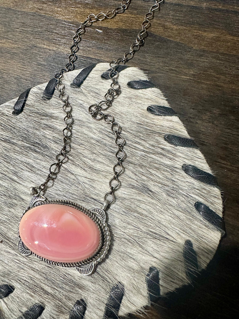 Pink Conch Oval Bar Necklace